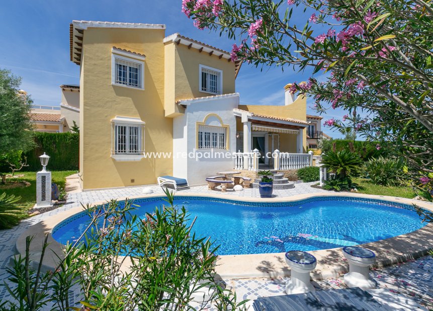Videresalg - Villa -
Orihuela Costa - Rioja
