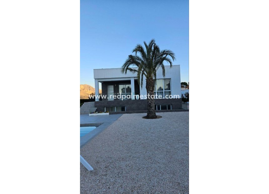 Videresalg - Villa -
Orihuela Costa - Urb. Montepinar