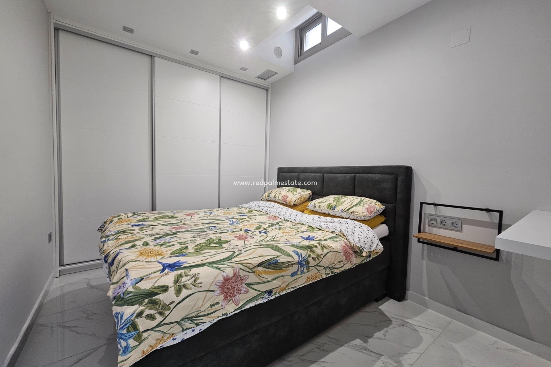 Videresalg - Villa -
Orihuela Costa - Villamartín