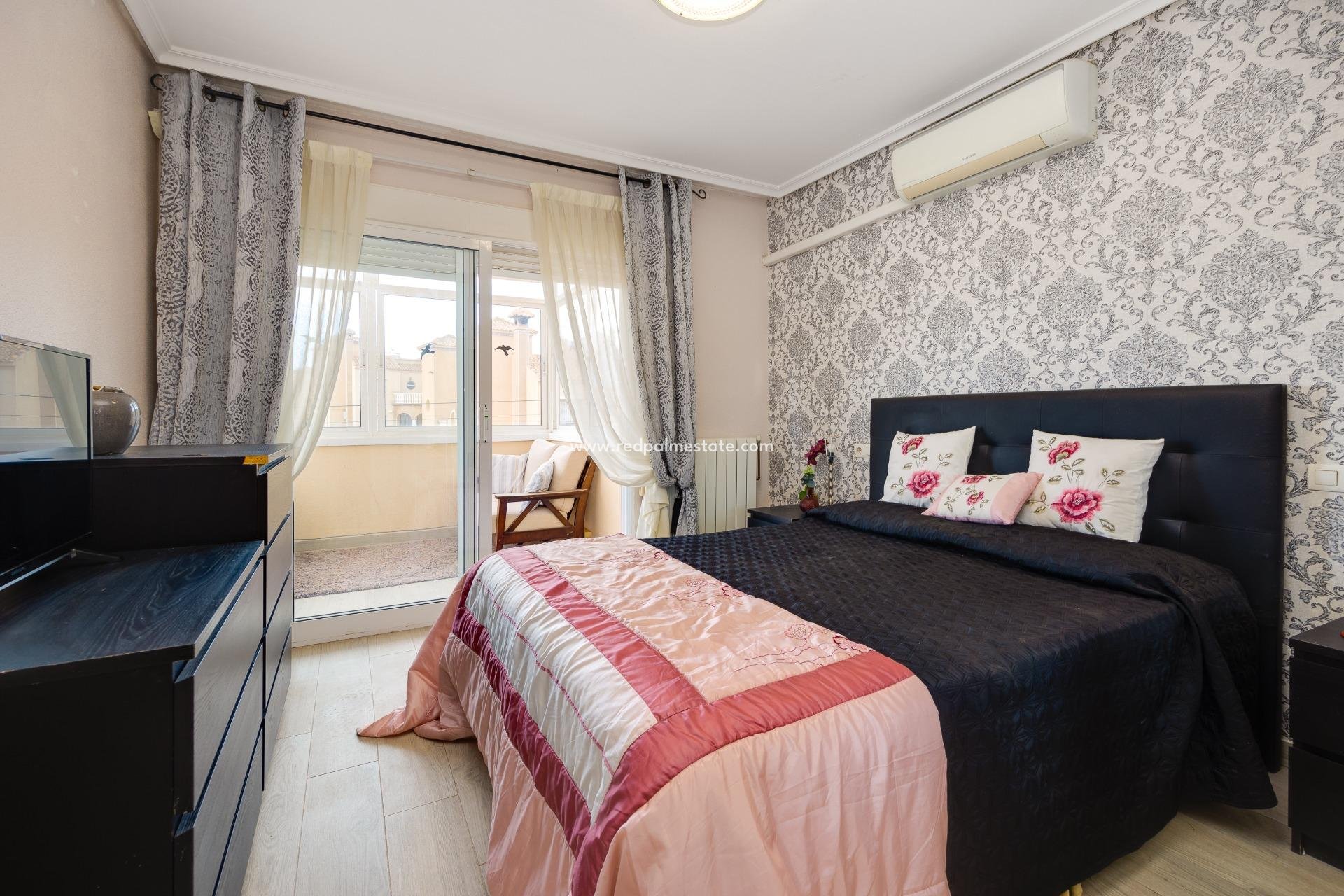 Videresalg - Villa -
Orihuela Costa - Villamartín