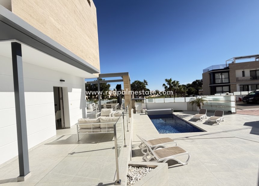 Videresalg - Villa -
Orihuela Costa - Villamartín