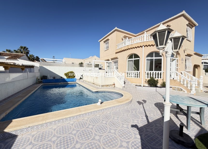 Videresalg - Villa -
Orihuela Costa - Villamartín