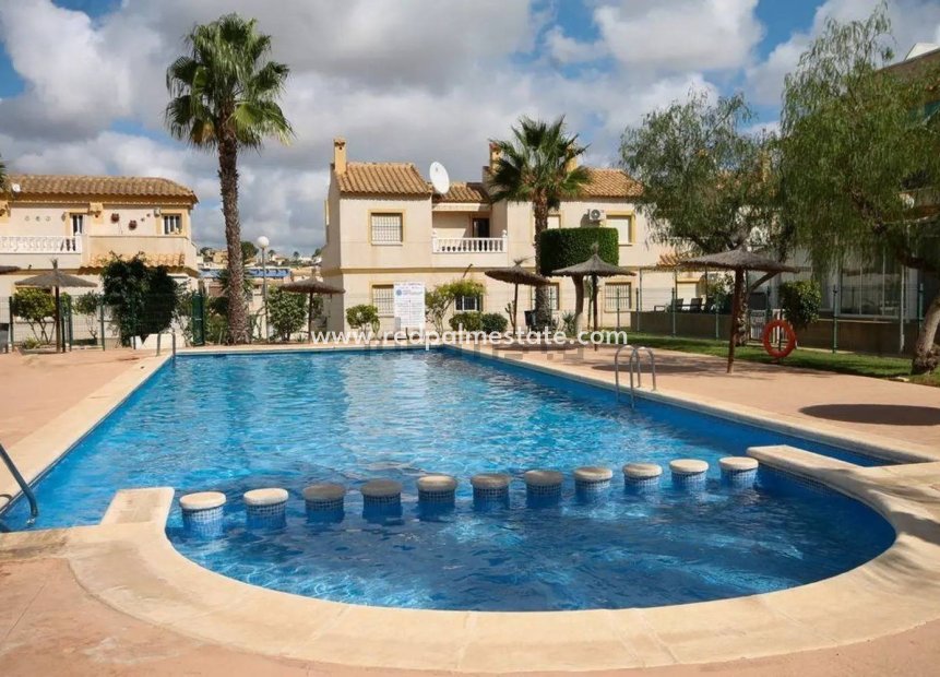 Videresalg - Villa -
Orihuela Costa - Villamartín