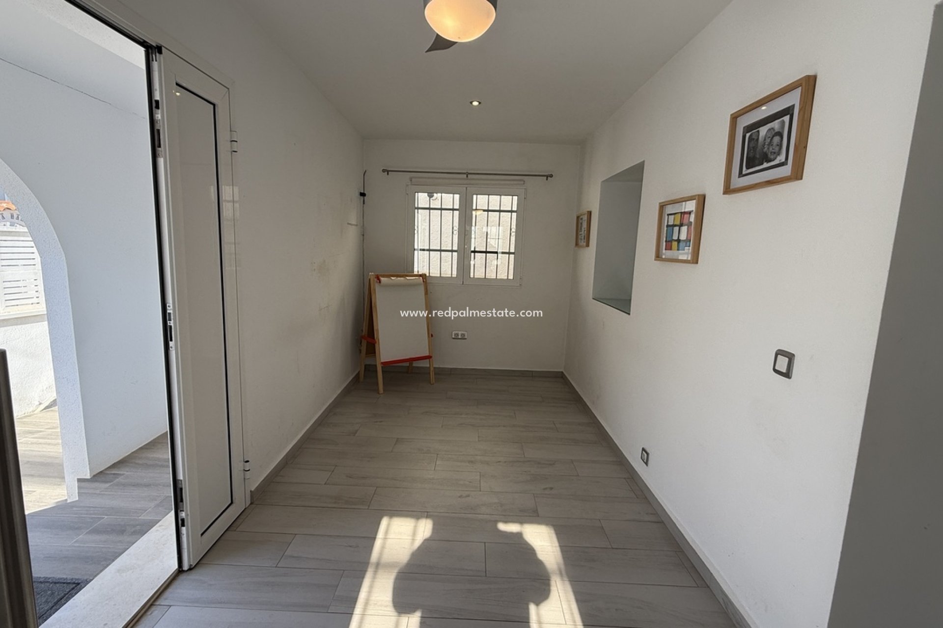 Videresalg - Villa -
Orihuela Costa - Villamartín