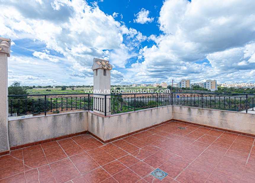 Videresalg - Villa -
Orihuela Costa - Villas San Jose