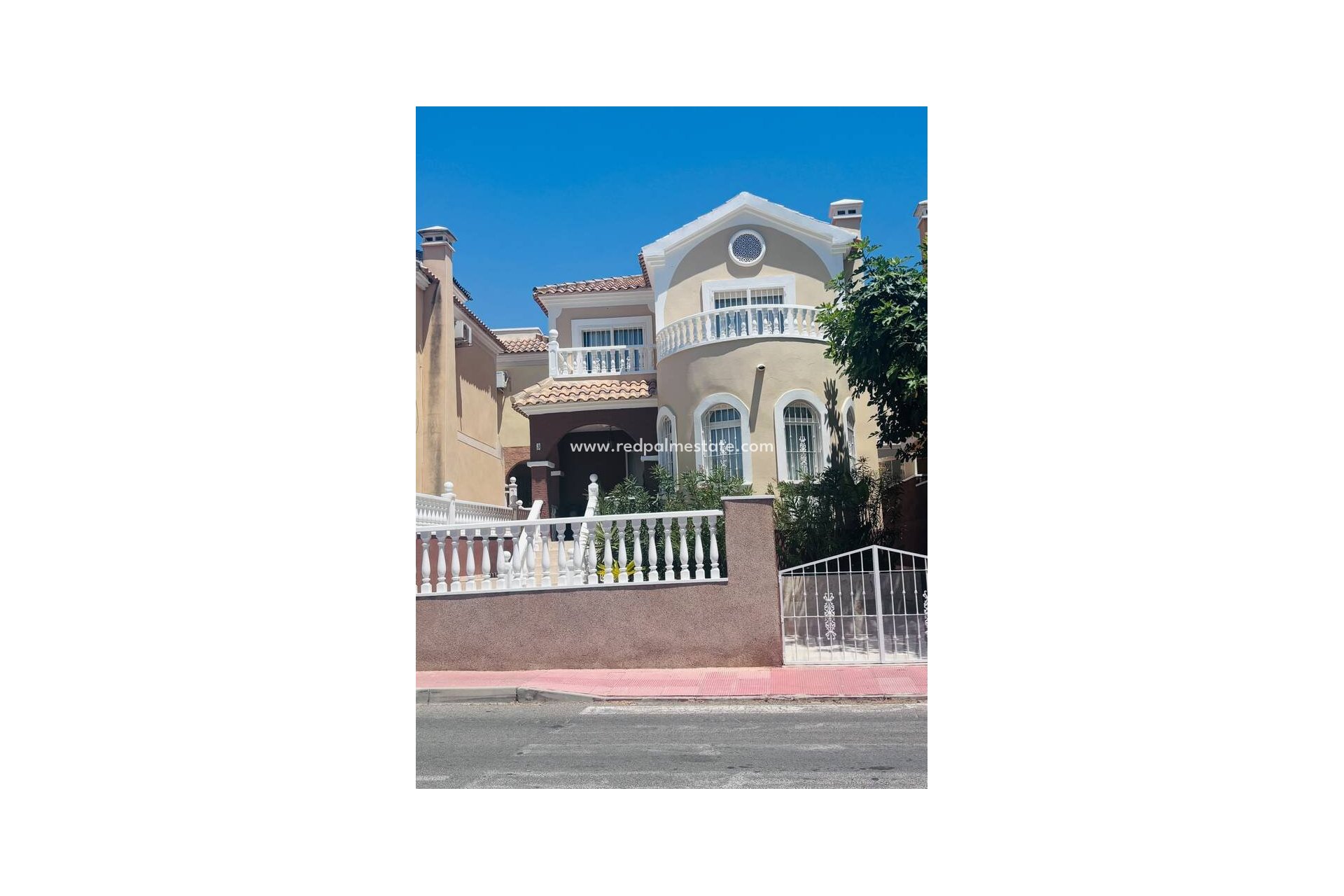 Videresalg - Villa -
Orihuela Costa
