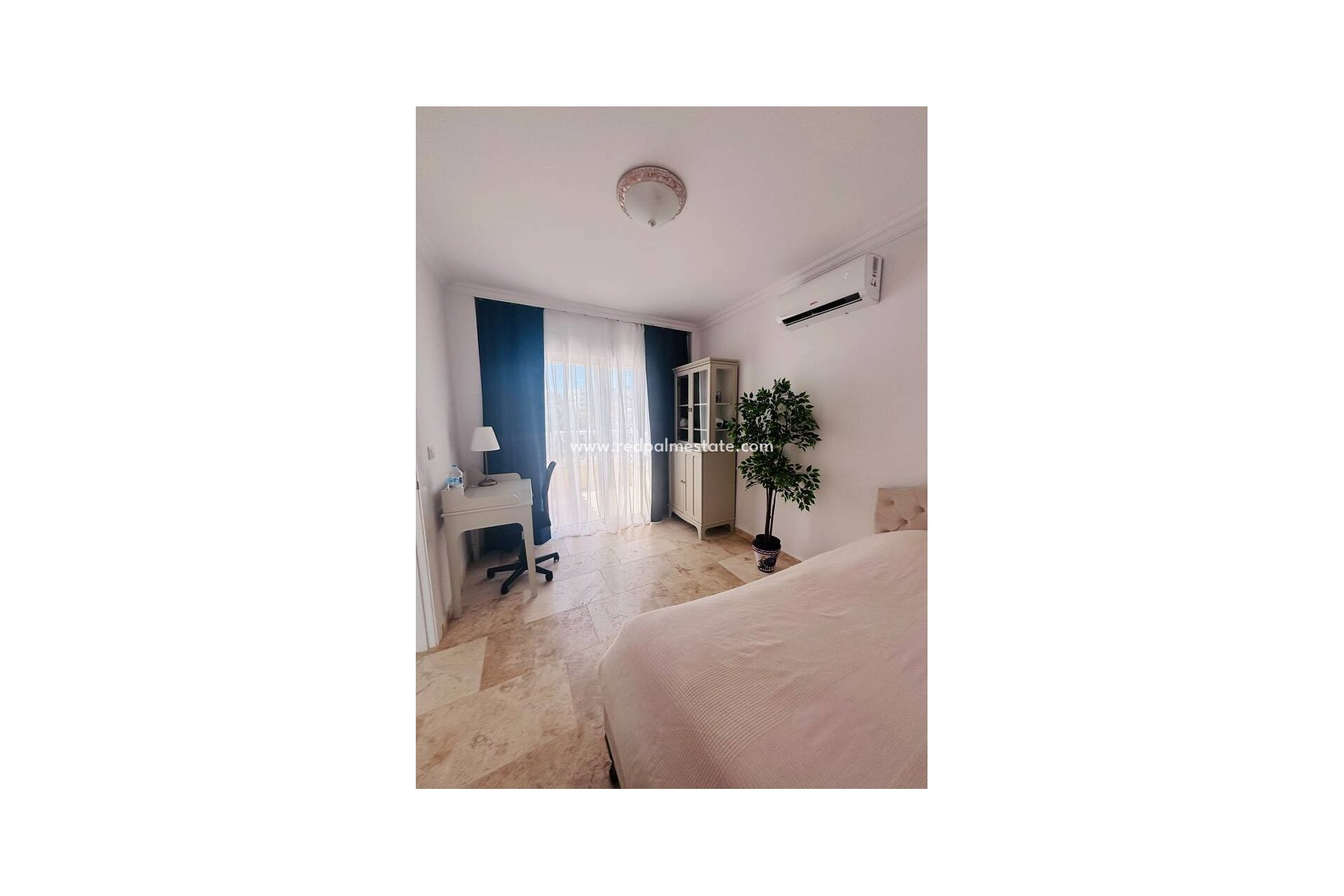 Videresalg - Villa -
Orihuela Costa