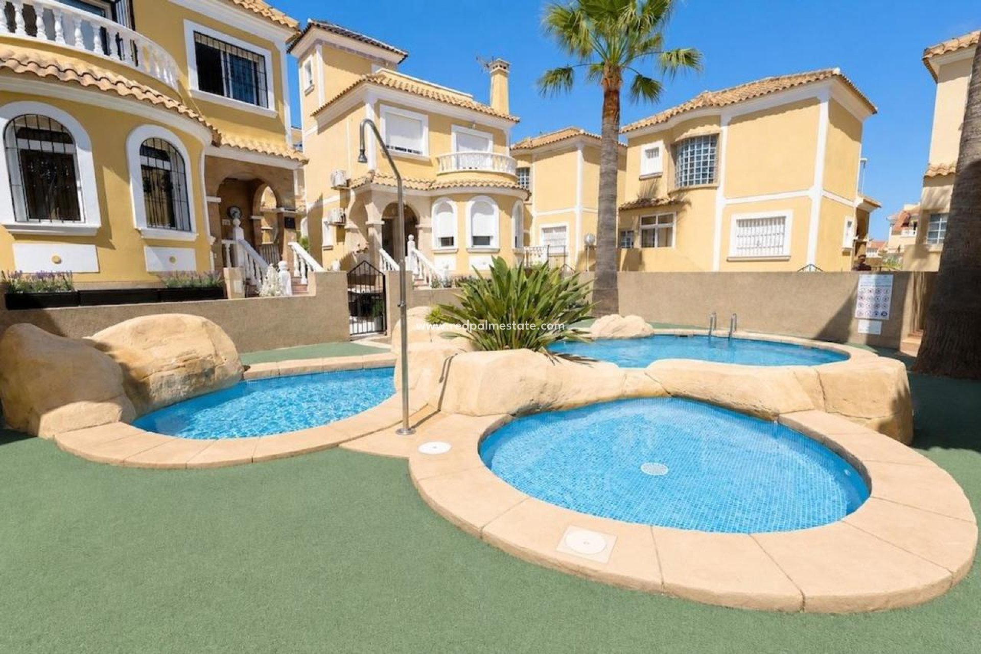 Videresalg - Villa -
Orihuela Costa
