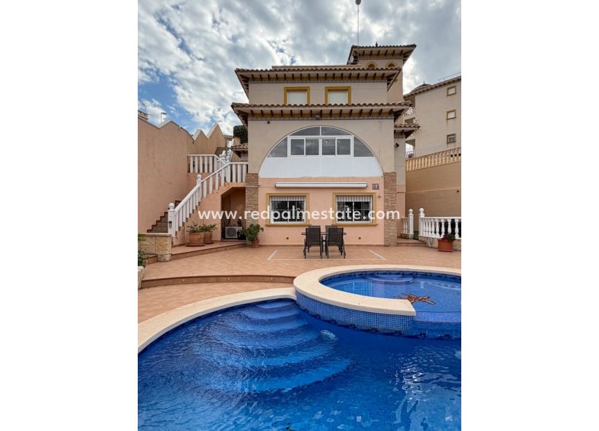 Videresalg - Villa -
Orihuela Costa