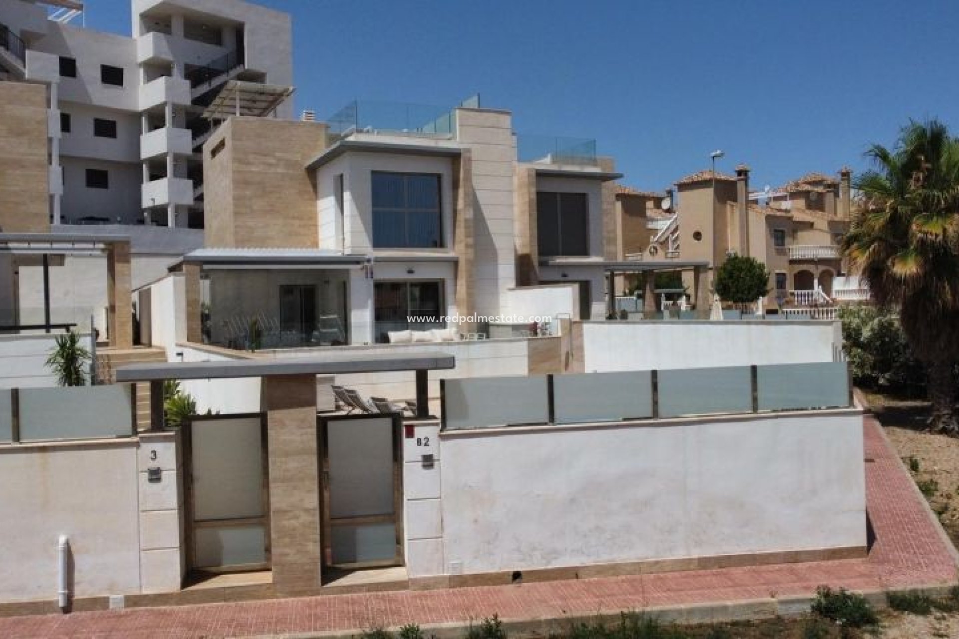 Videresalg - Villa -
Orihuela Costa