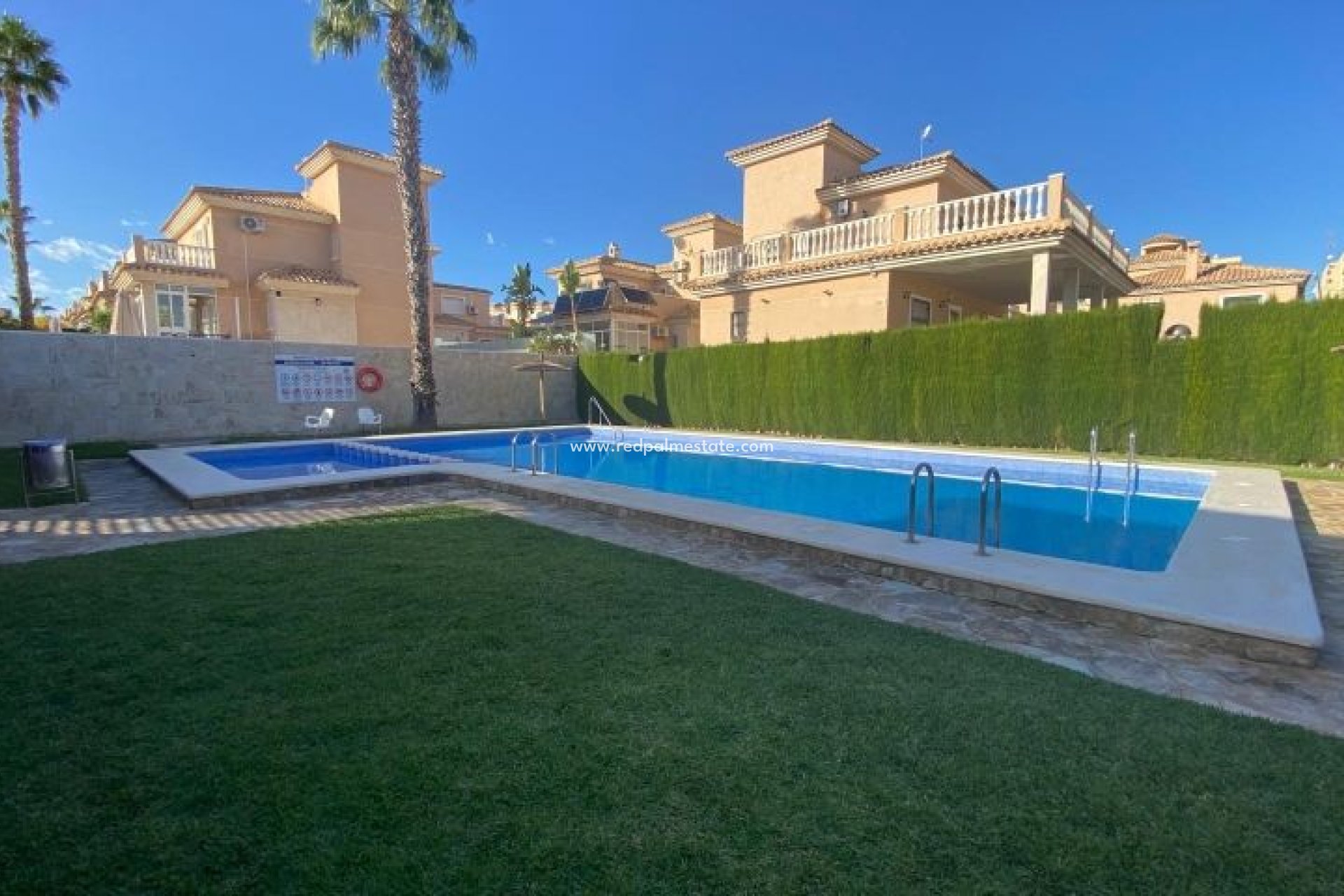 Videresalg - Villa -
Orihuela Costa