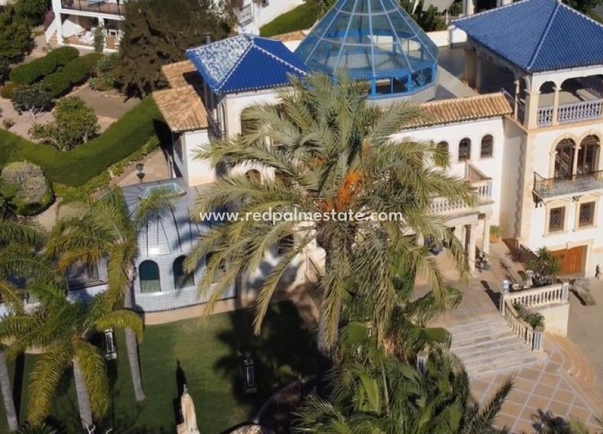 Videresalg - Villa -
Orihuela Costa