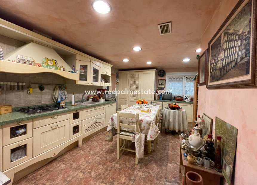 Videresalg - Villa -
Orihuela Costa