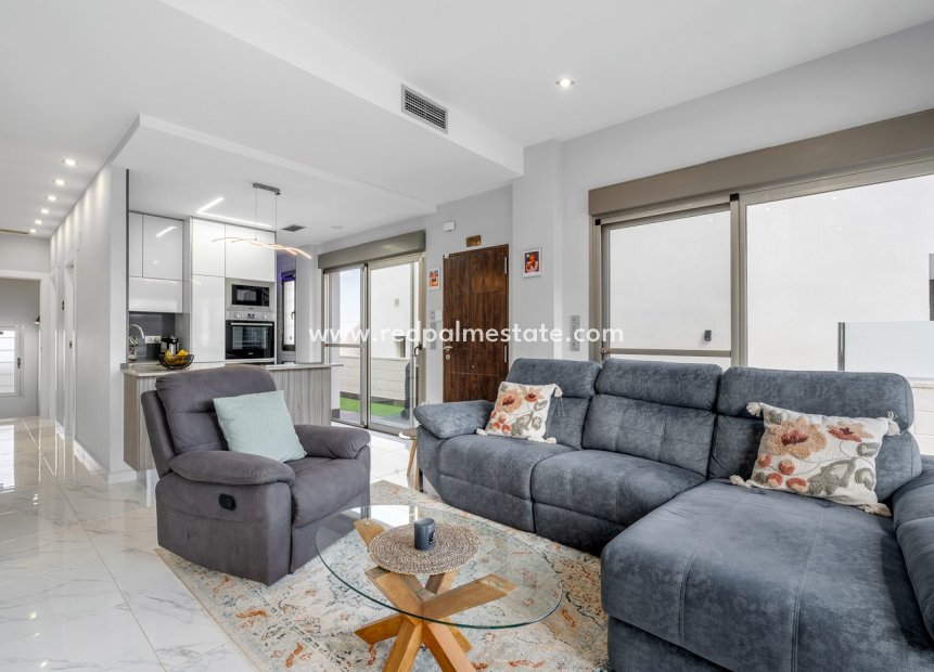 Videresalg - Villa -
Orihuela Costa