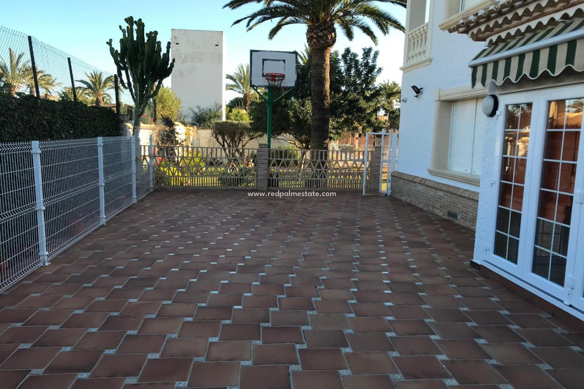 Videresalg - Villa -
Orihuela Costa