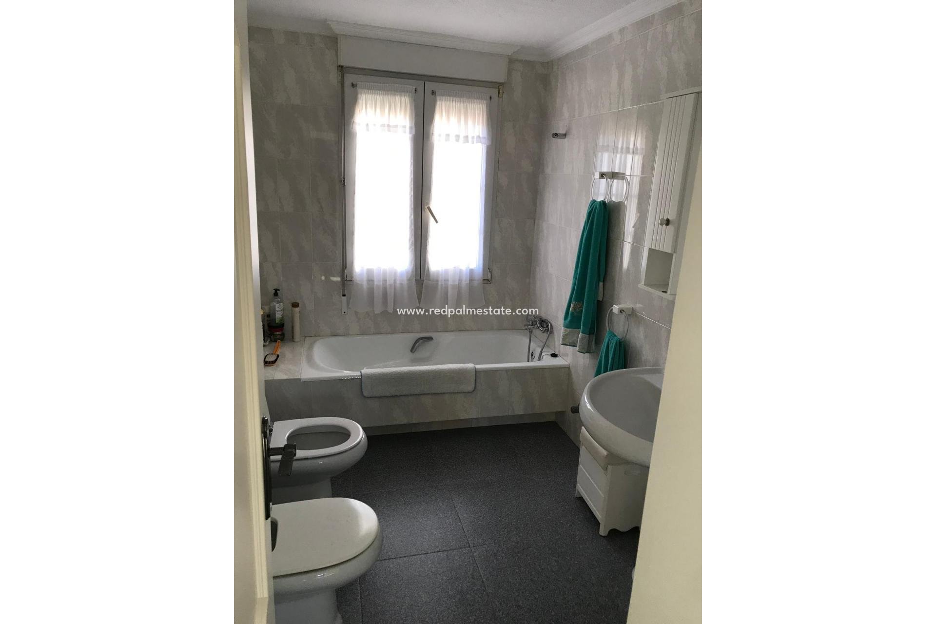 Videresalg - Villa -
Orihuela Costa