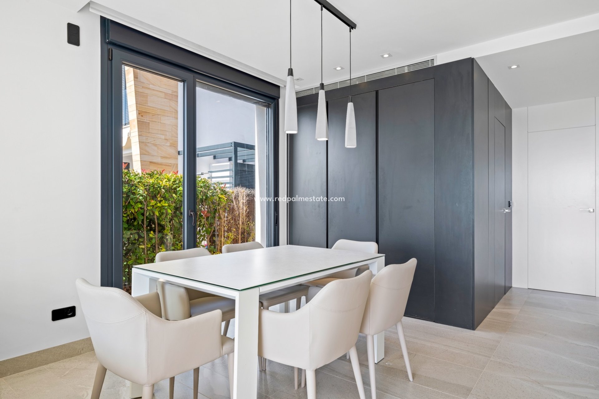 Videresalg - Villa -
Orihuela Costa