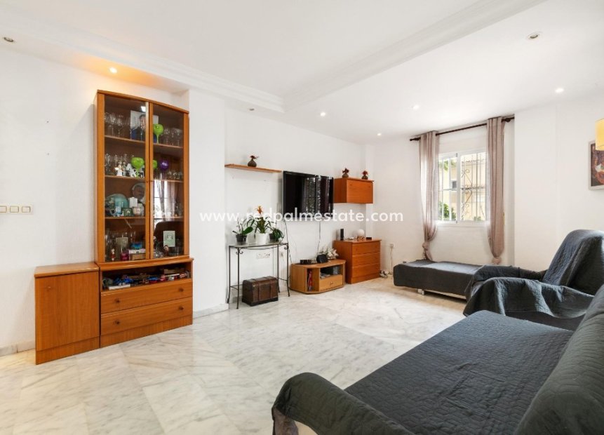 Videresalg - Villa -
Orihuela Costa