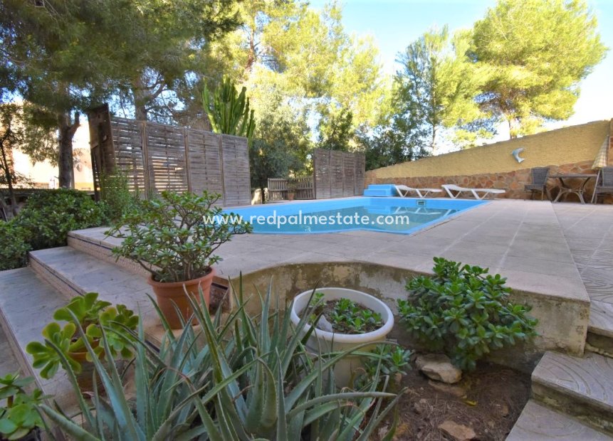 Videresalg - Villa -
Orihuela Costa