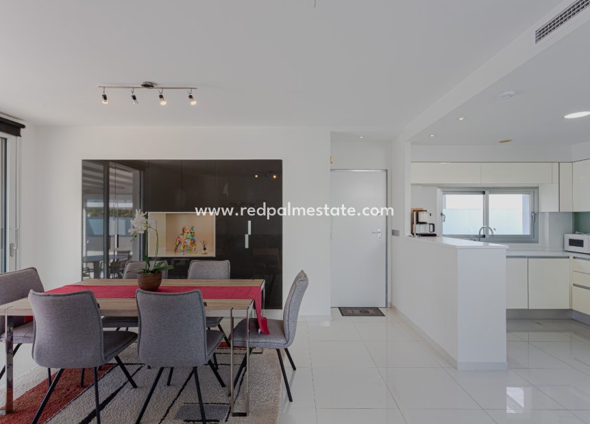 Videresalg - Villa -
Orihuela Costa