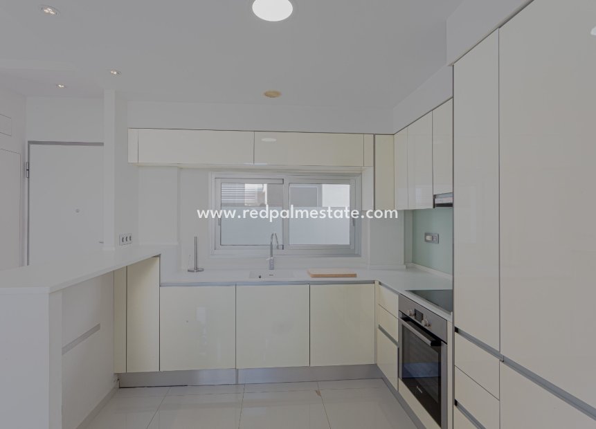 Videresalg - Villa -
Orihuela Costa