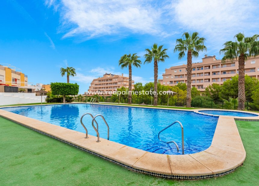 Videresalg - Villa -
Orihuela Costa