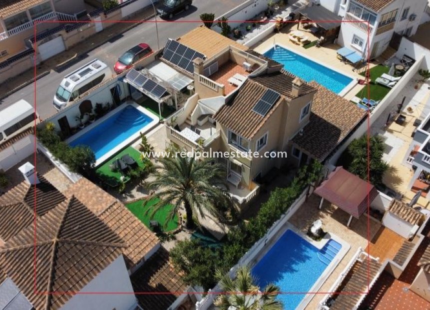 Videresalg - Villa -
Orihuela Costa