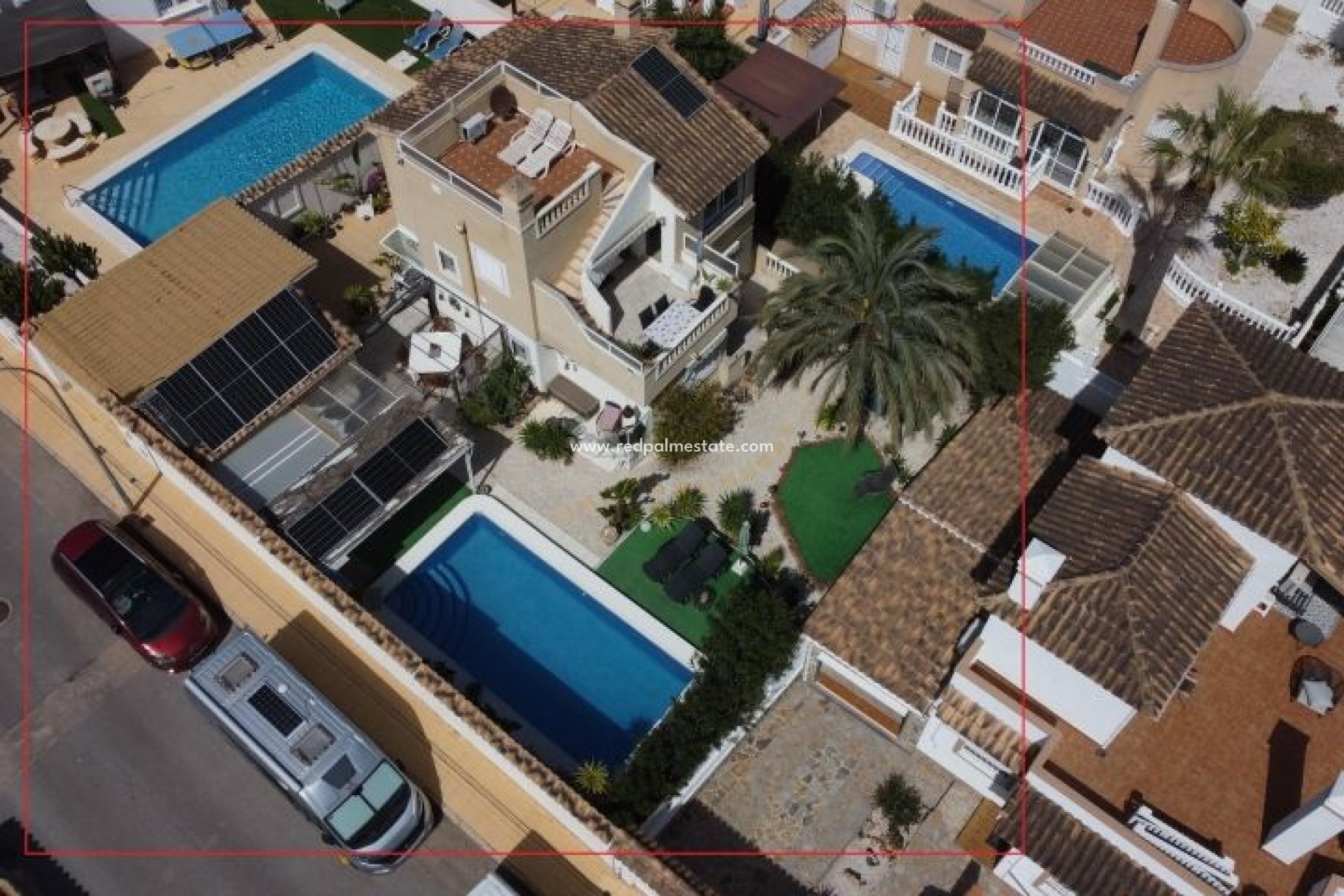 Videresalg - Villa -
Orihuela Costa