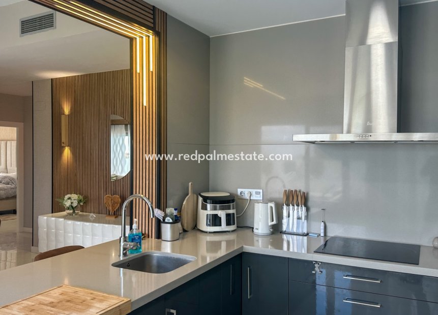 Videresalg - Villa -
Orihuela Costa