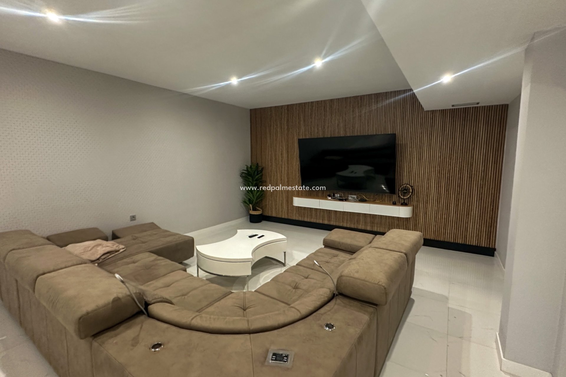 Videresalg - Villa -
Orihuela Costa