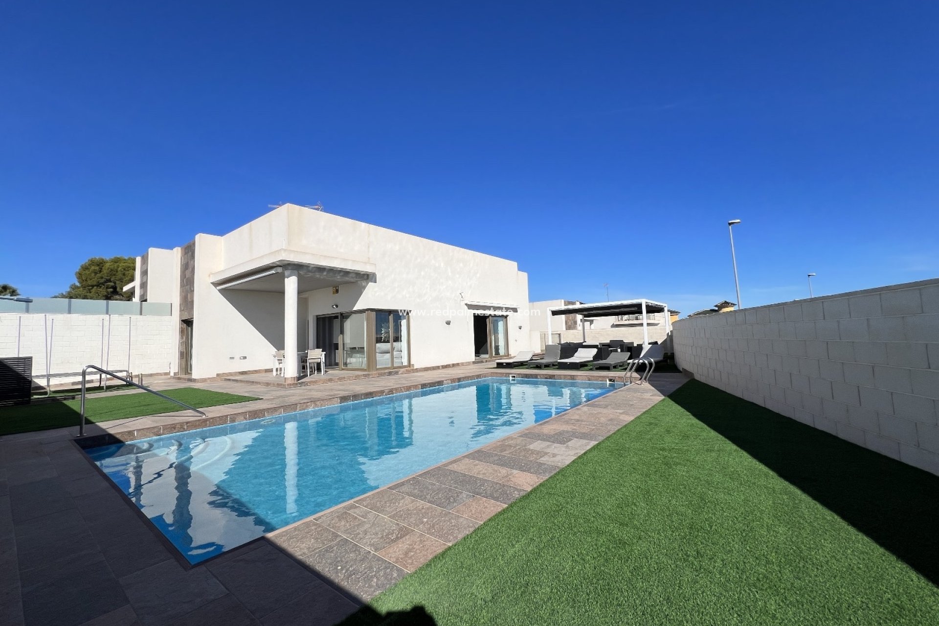 Videresalg - Villa -
Orihuela Costa