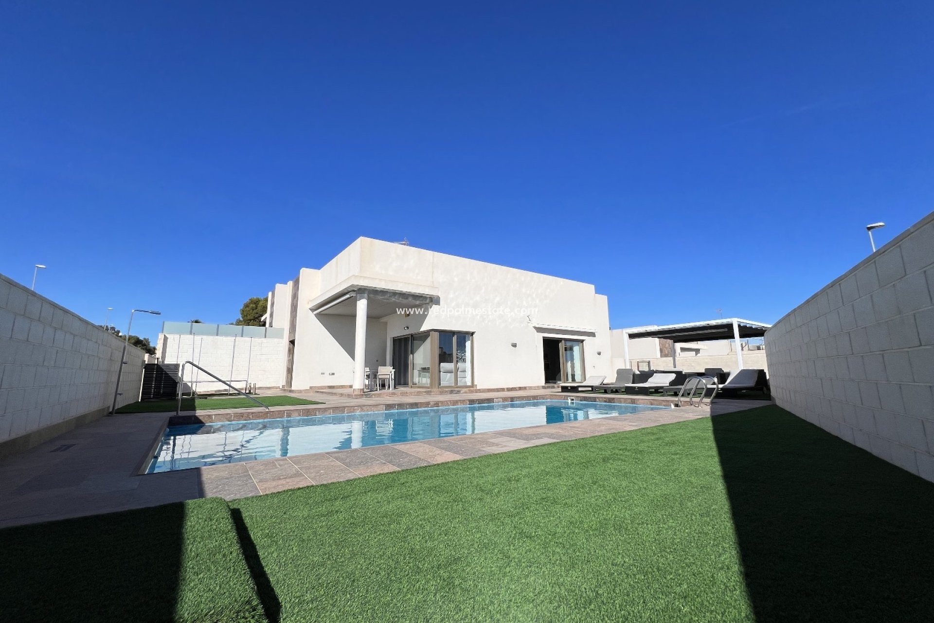 Videresalg - Villa -
Orihuela Costa