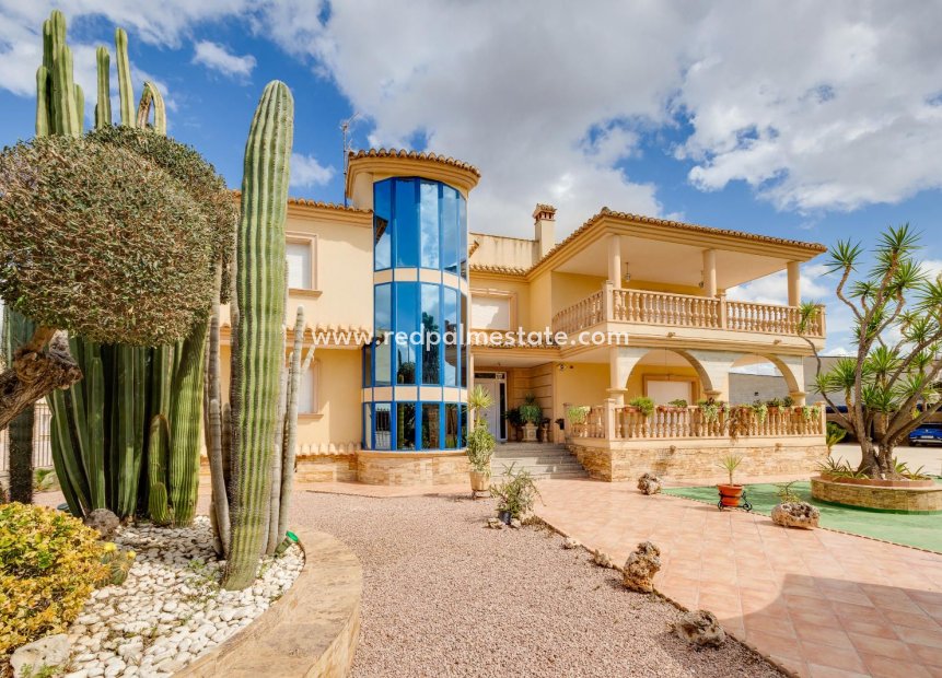 Videresalg - Villa -
Orihuela - Hurchillo