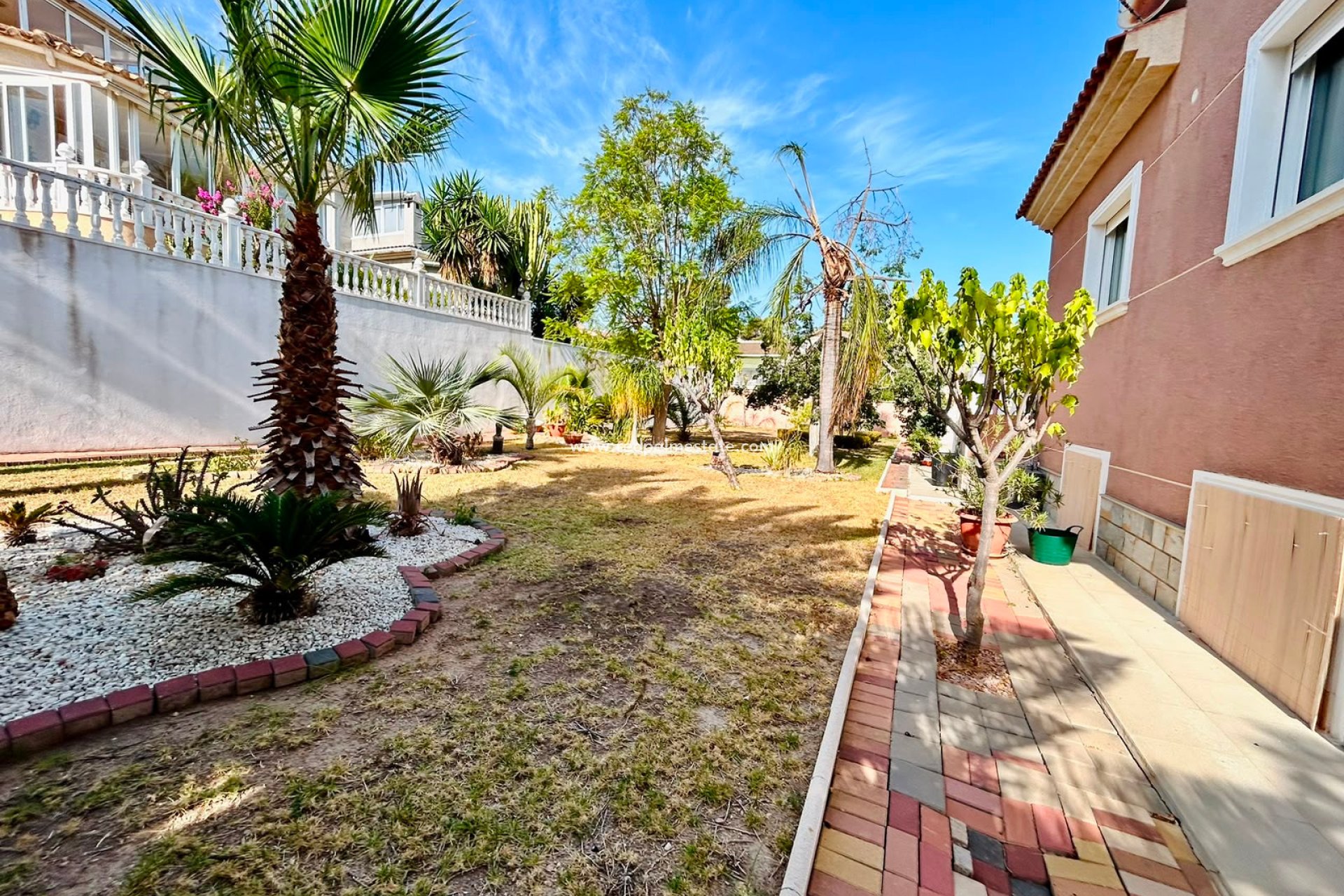 Videresalg - Villa -
Orihuela - Inland