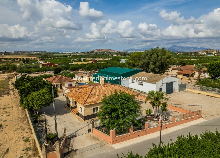 Videresalg - Villa -
Orihuela - Inland