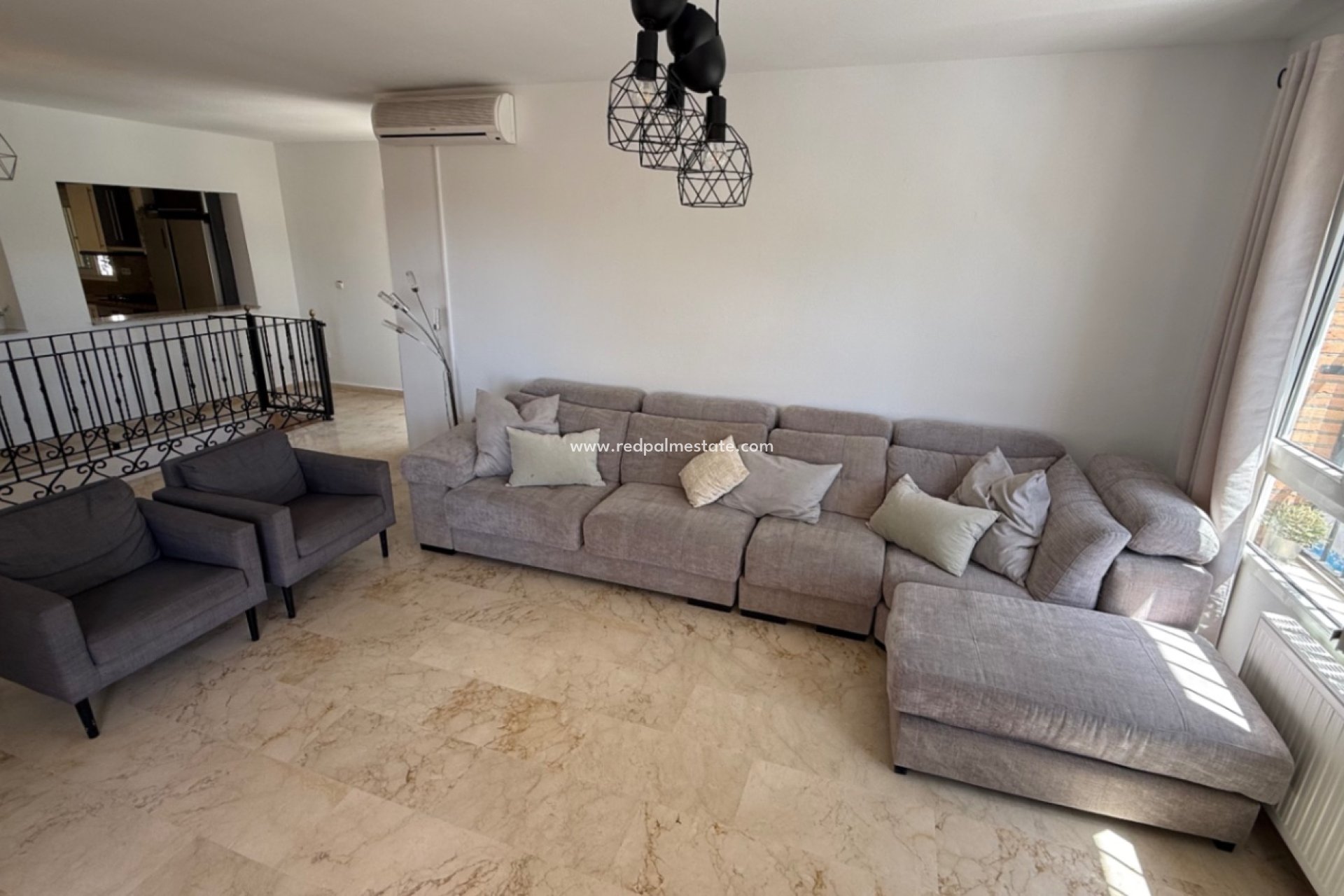 Videresalg - Villa -
Orihuela - Inland