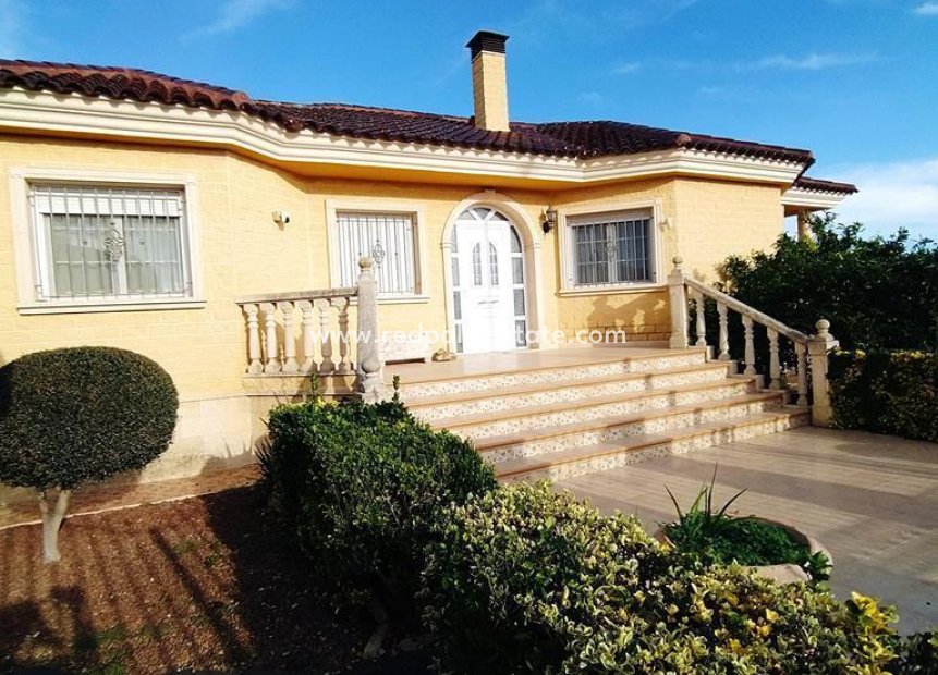 Videresalg - Villa -
Orihuela - LOS DESEMPARADOS