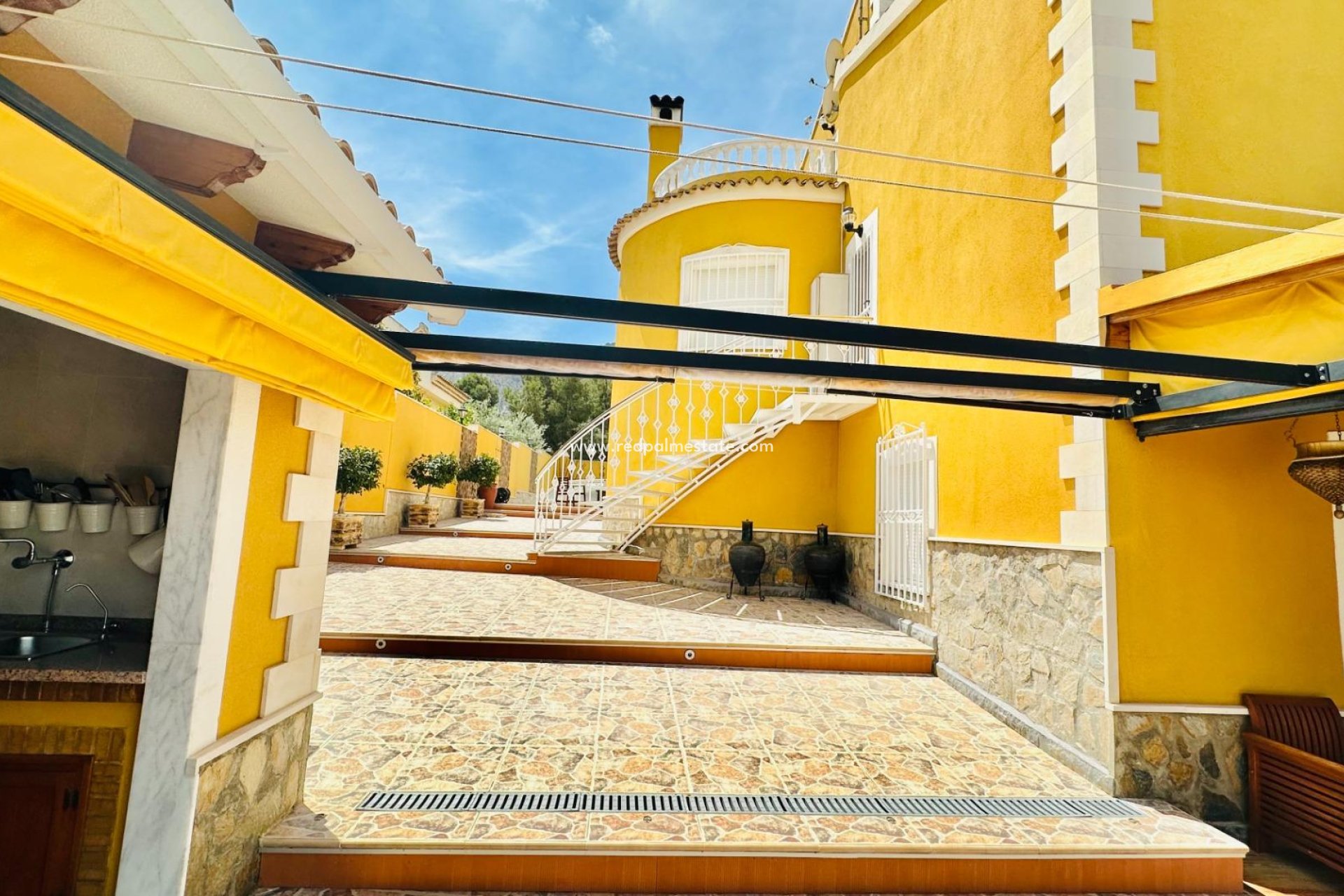Videresalg - Villa -
Orihuela - Urb. Montepinar