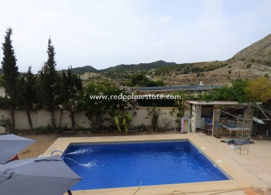 Videresalg - Villa -
Orxeta - Costa Blanca