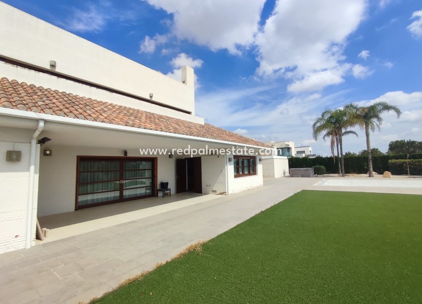 Videresalg - Villa -
Peraleja Golf - Inland