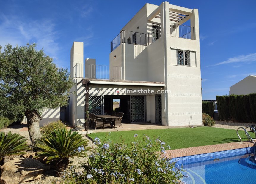 Videresalg - Villa -
Peraleja Golf - Inland