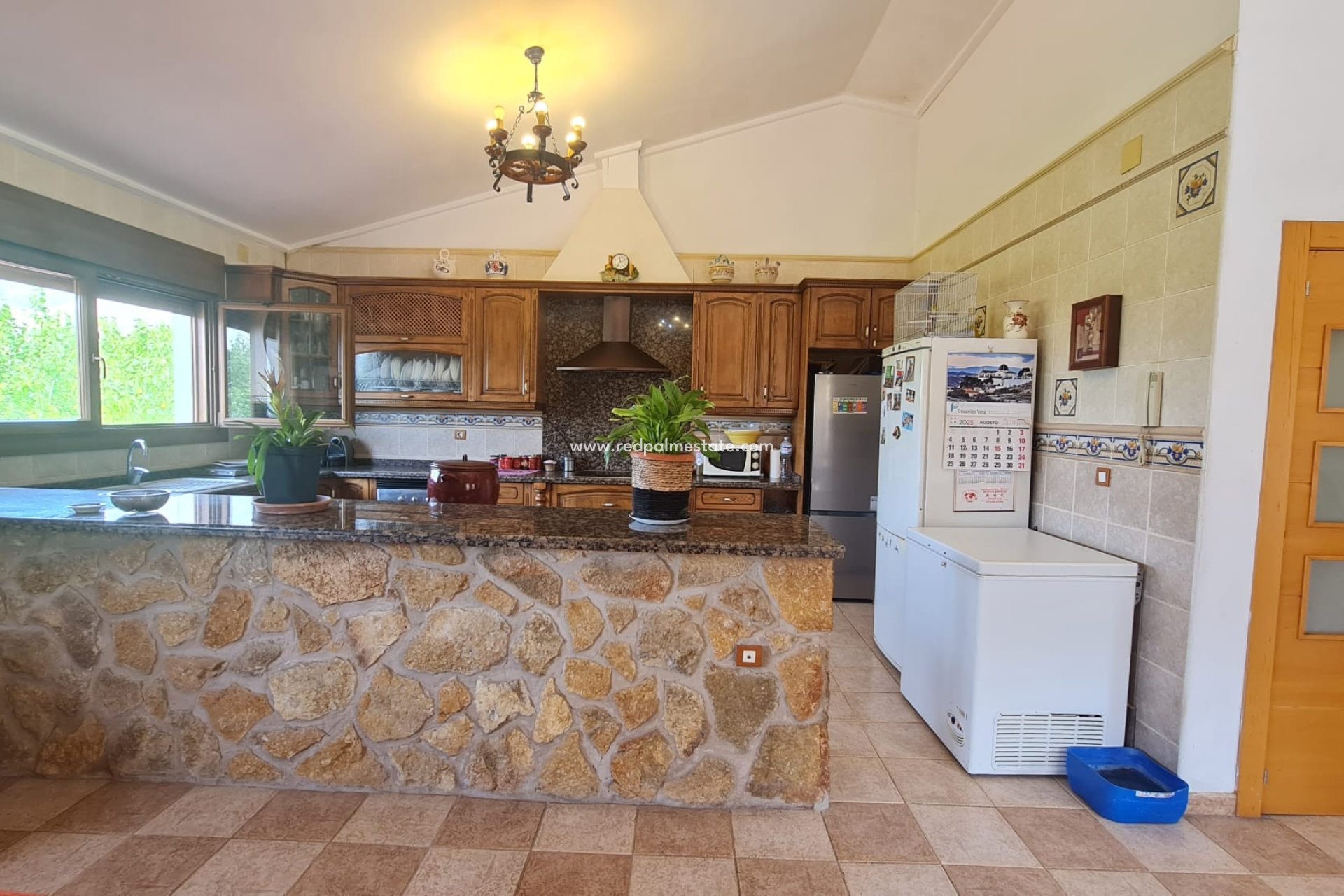 Videresalg - Villa -
Petrer - Inland