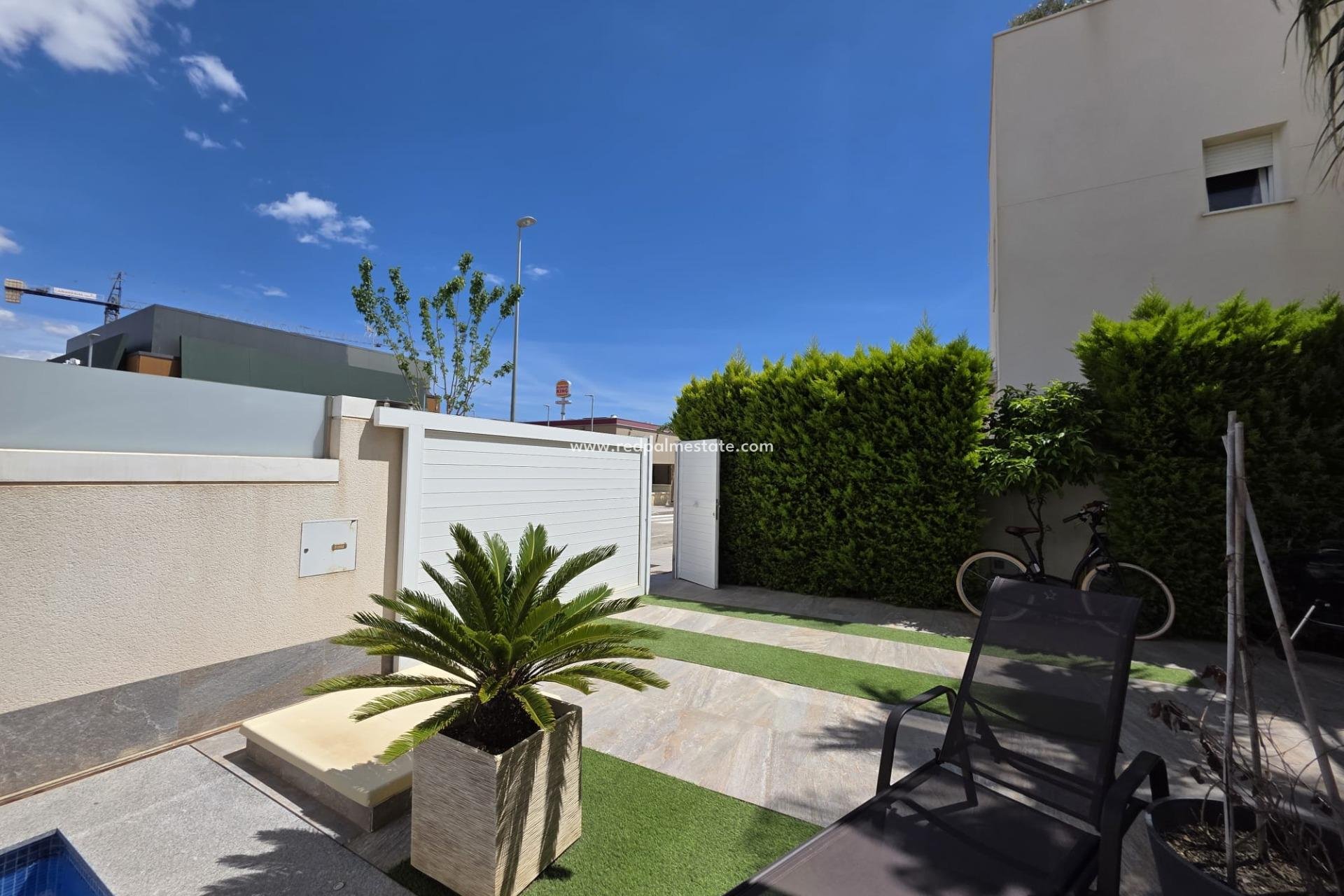 Videresalg - Villa -
Pilar de la Horadada - Zona Pueblo