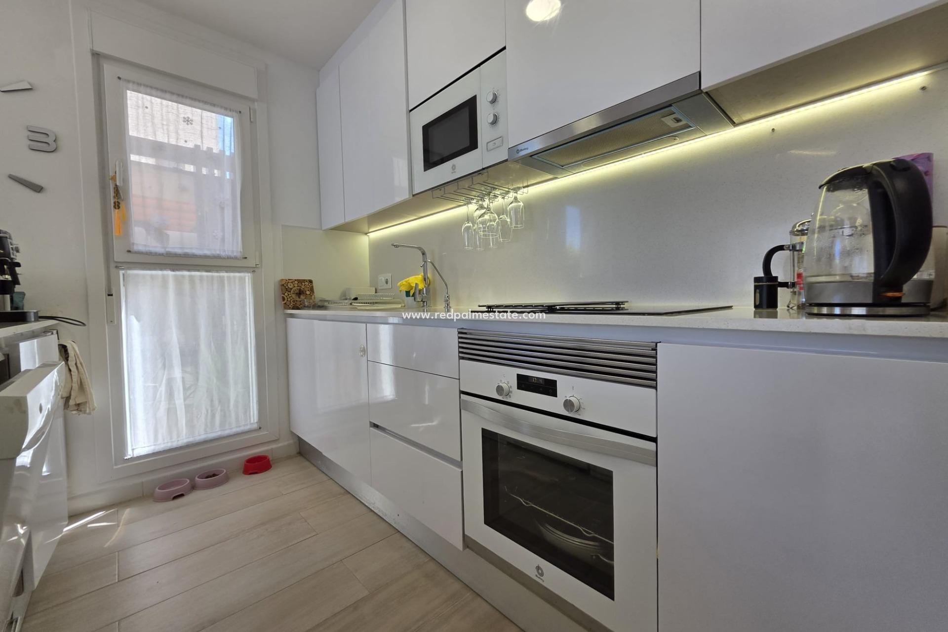 Videresalg - Villa -
Pilar de la Horadada - Zona Pueblo