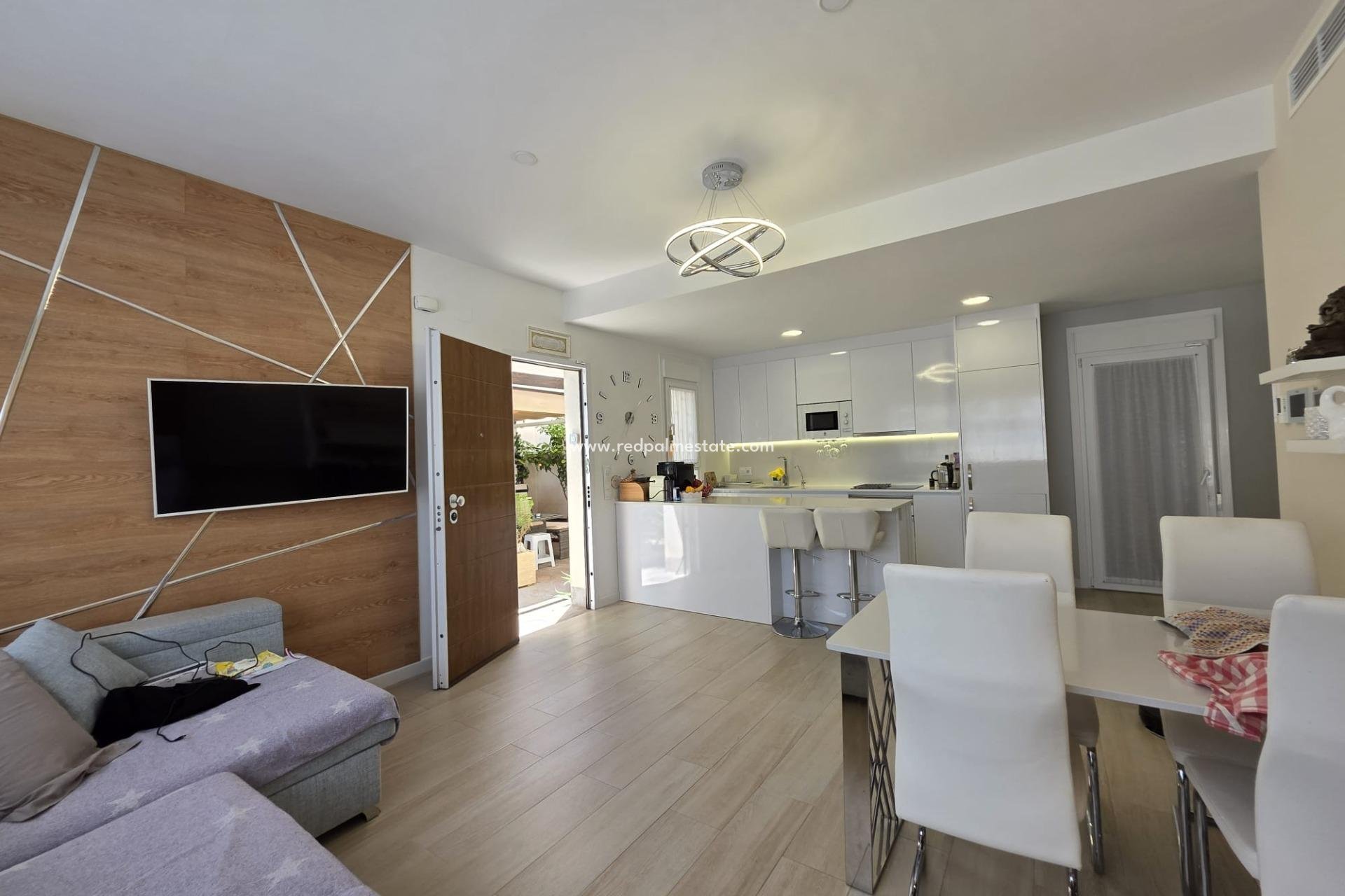 Videresalg - Villa -
Pilar de la Horadada - Zona Pueblo