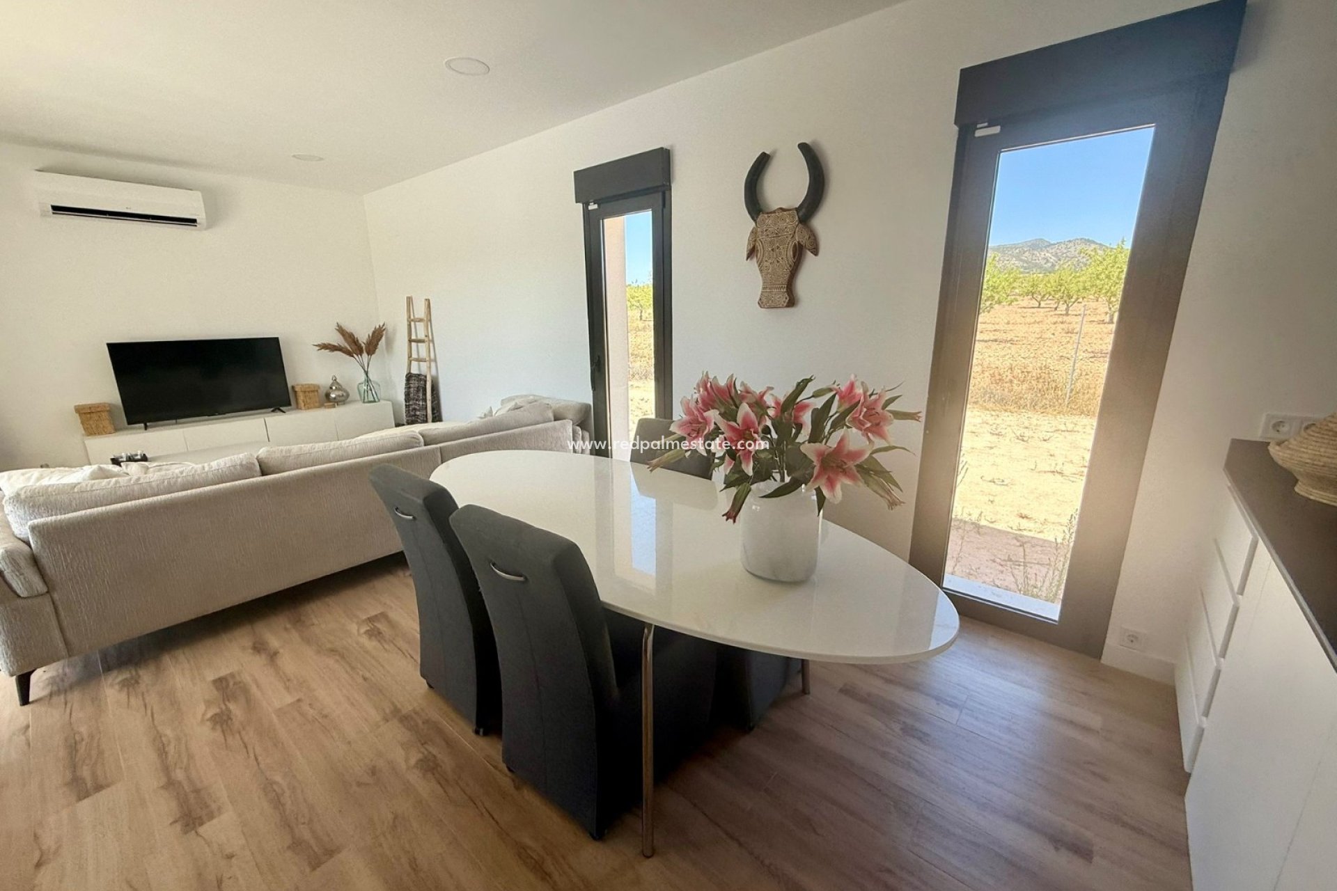 Videresalg - Villa -
Pinoso - Inland