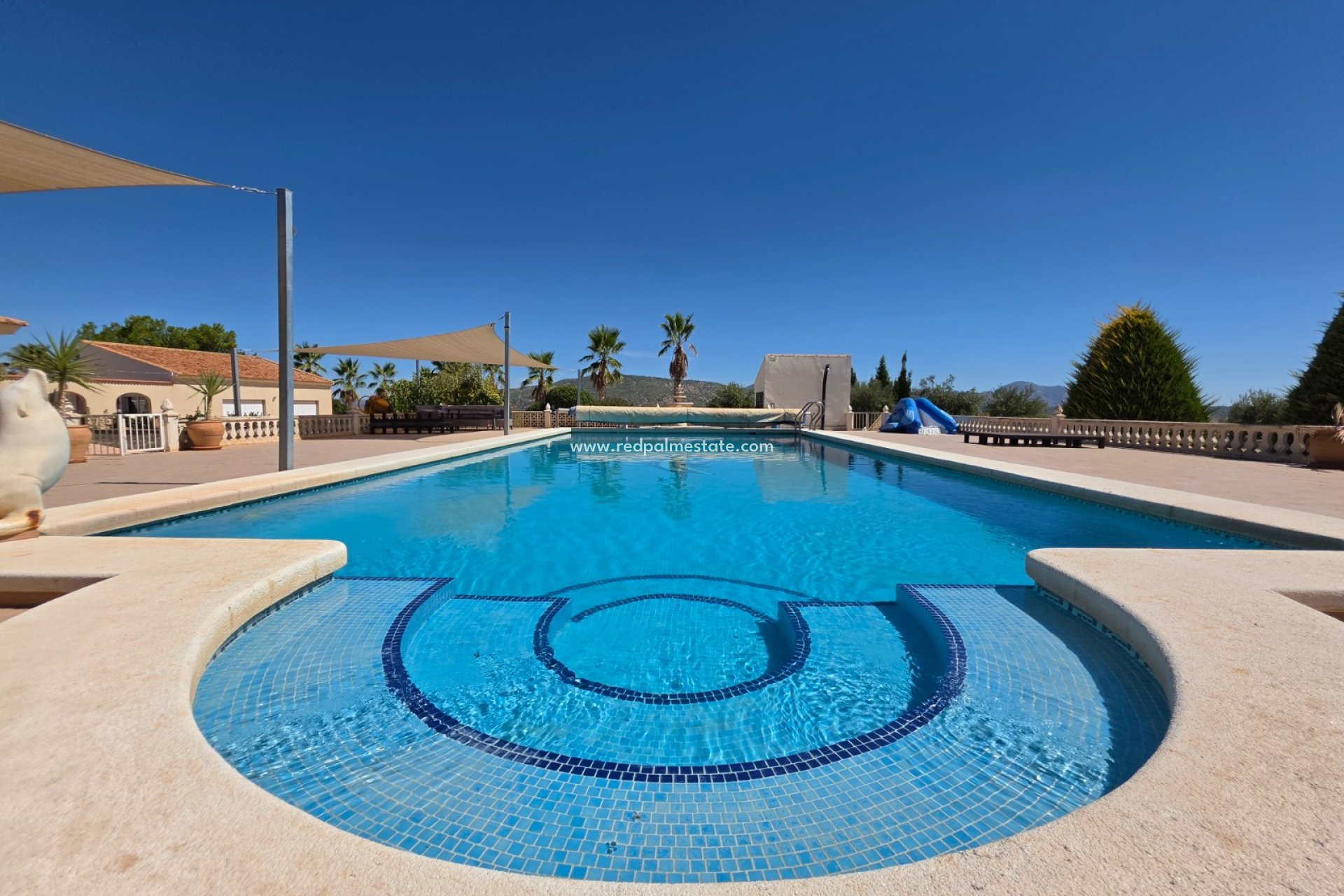 Videresalg - Villa -
Pinoso - Inland