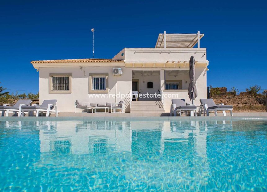 Videresalg - Villa -
Pinoso - Inland