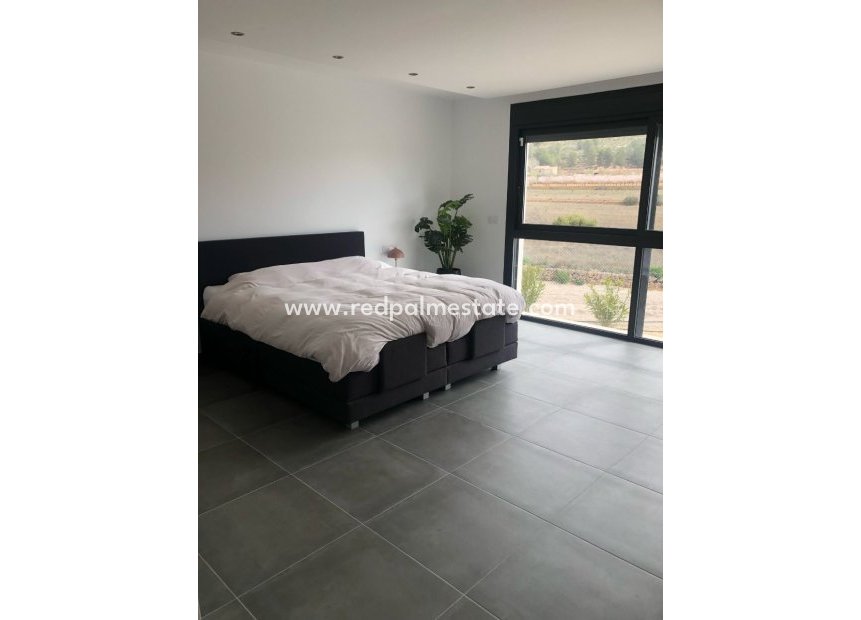 Videresalg - Villa -
Pinoso - Inland