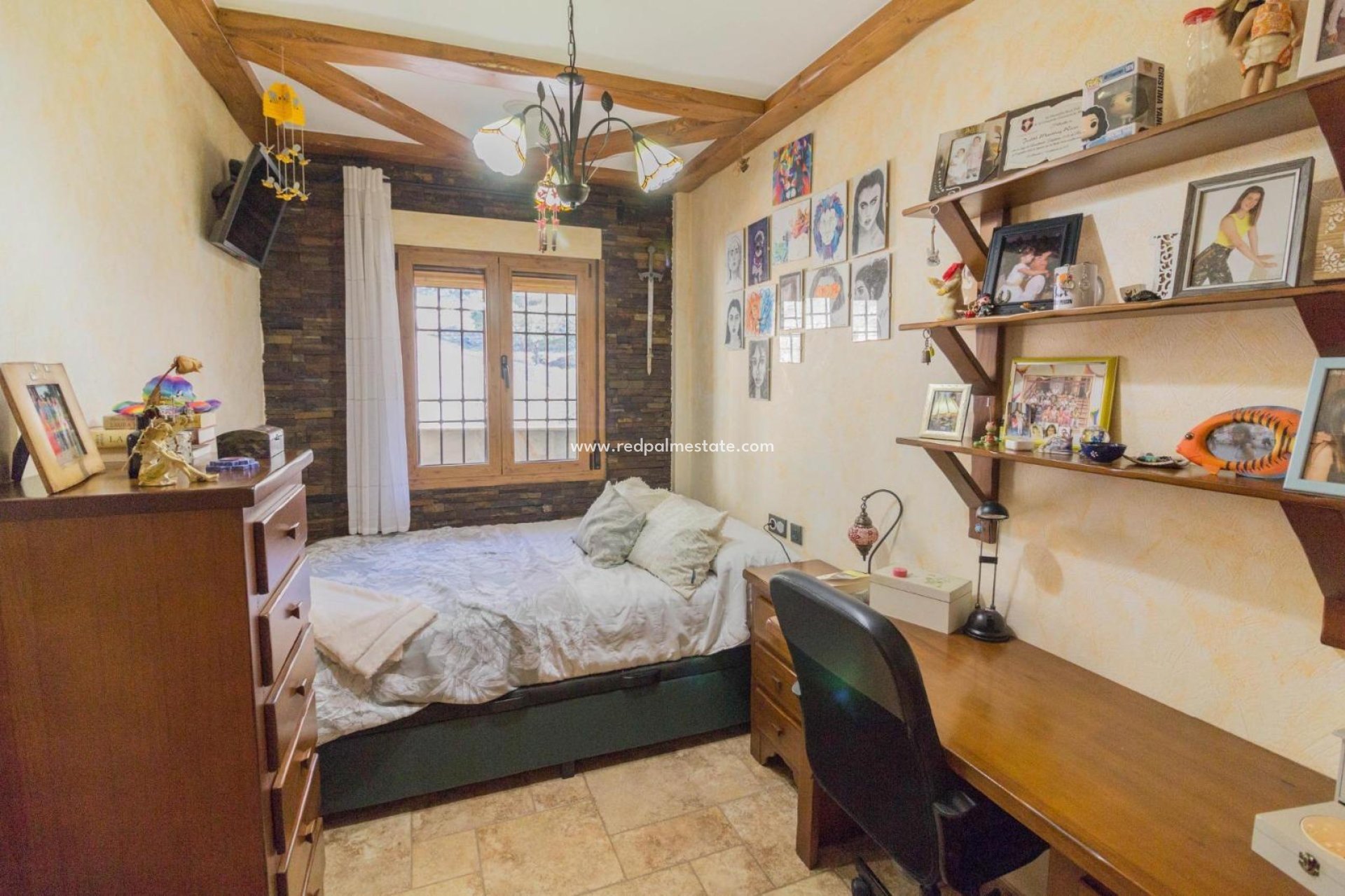 Videresalg - Villa -
Redován